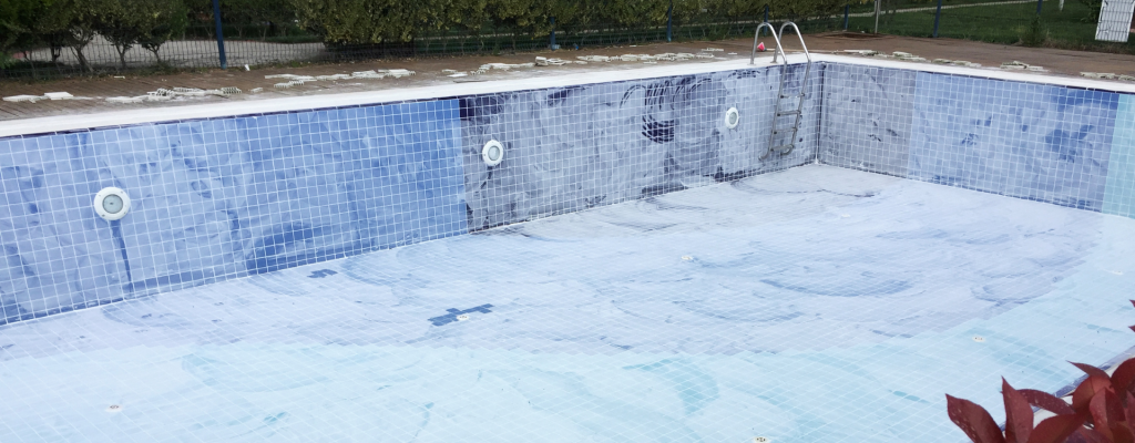 Piscina que están haciendo la borada epoxi.